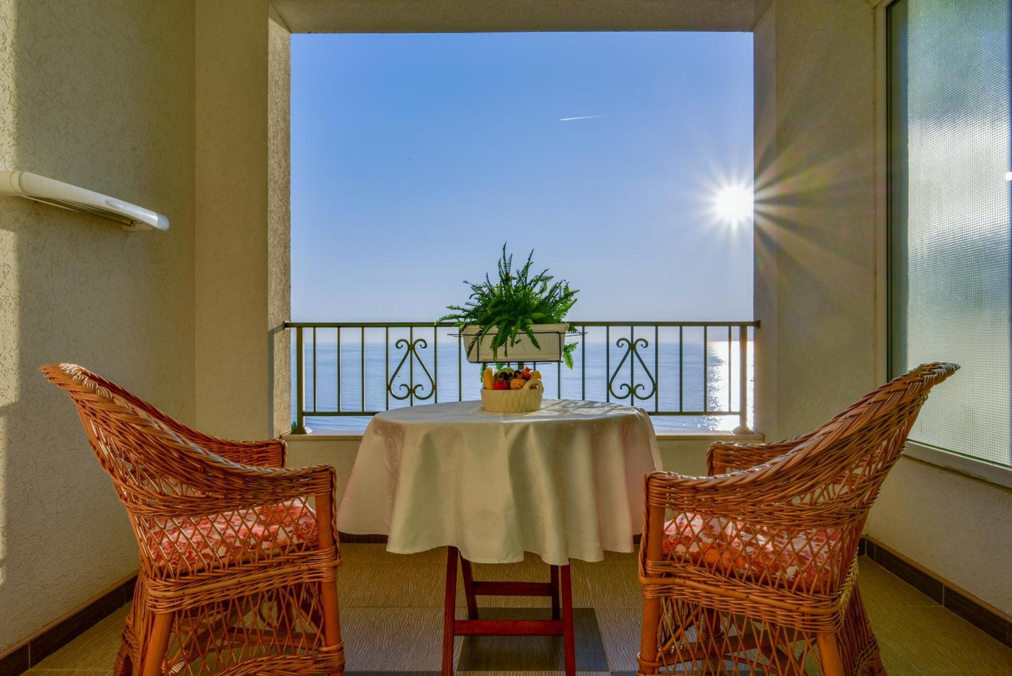Apartments Leut Sveti Stefan Bilik gambar