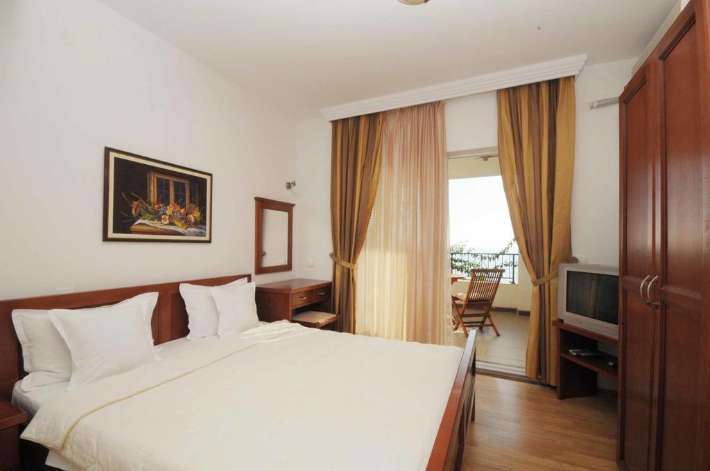 Apartments Leut Sveti Stefan Luaran gambar