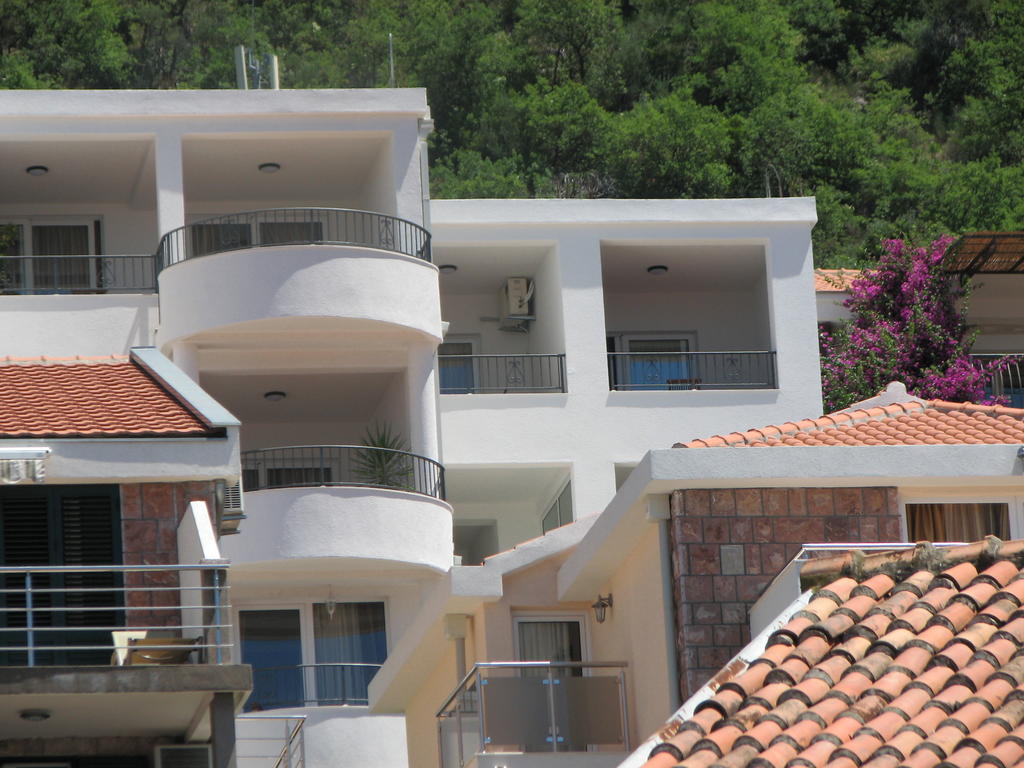 Apartments Leut Sveti Stefan Luaran gambar