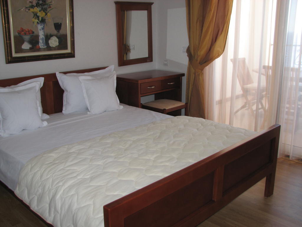 Apartments Leut Sveti Stefan Bilik gambar